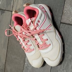 Underarmour softball cleats youth size 3.5